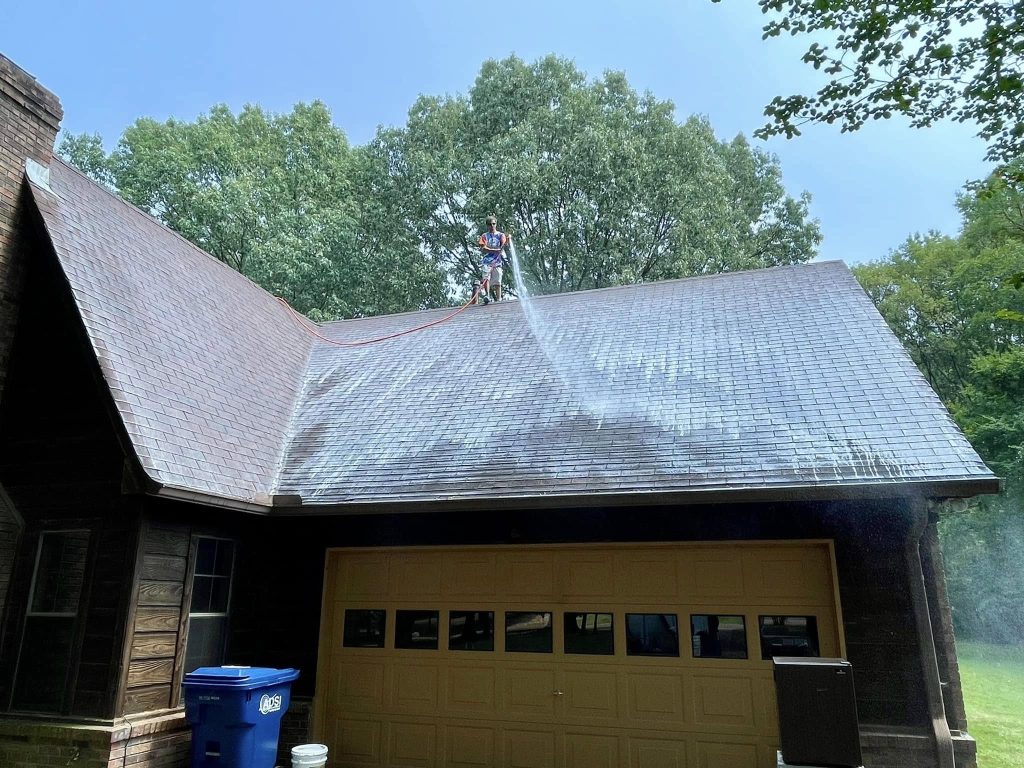 Roof Cleaning DeSoto County MS